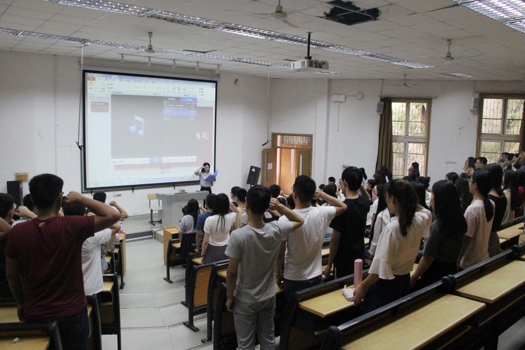 cctv5直播在线观看高清直播下载举办2018级排列五开奖直播开学典礼5.jpg