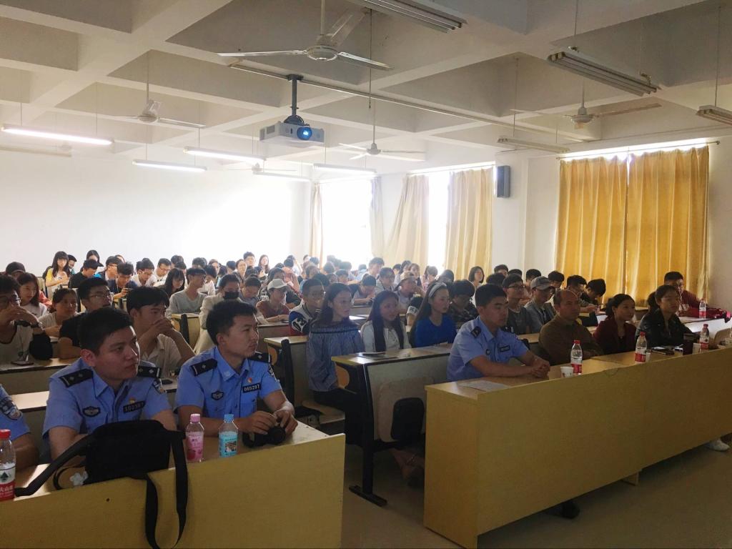 cctv5直播在线观看高清直播下载举办金融学人大讲堂(二)——校园网络防诈骗宣传讲座3.jpg