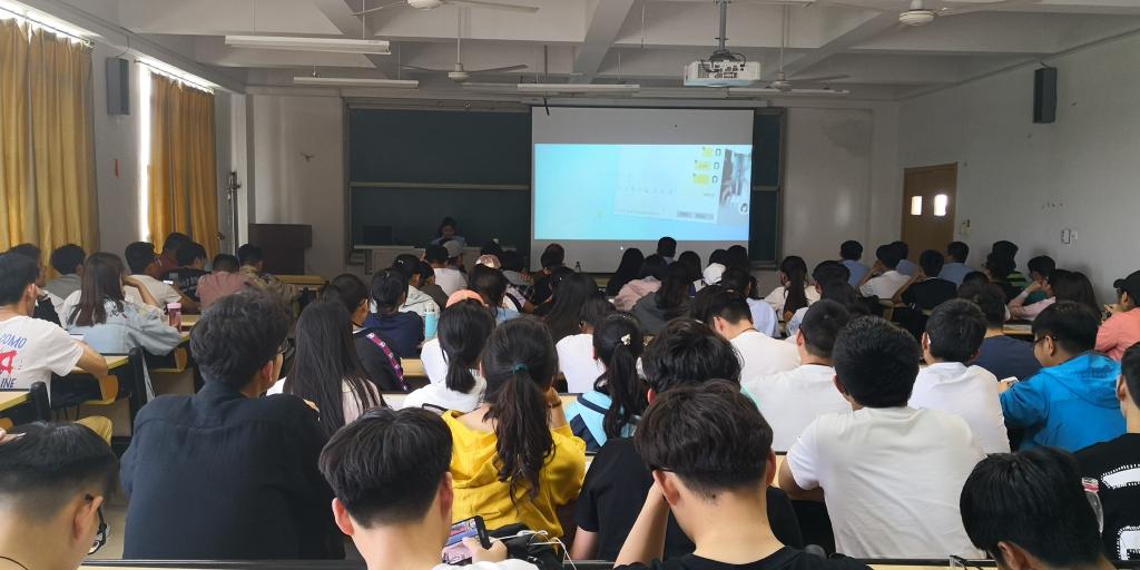 cctv5直播在线观看高清直播下载举办金融学人大讲堂(二)——校园网络防诈骗宣传讲座5.jpg